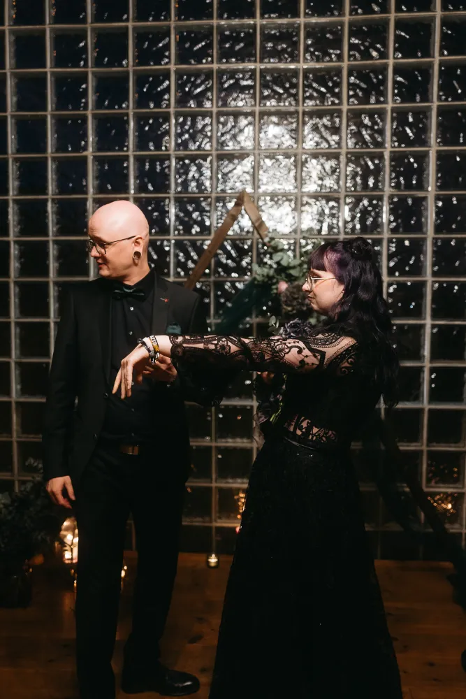 editorial-hochzeitsfotografie-berlin-brautpaar-all-black-trauung editorial-hochzeitsfotografie-berlin-brautpaar-all-black-trauung