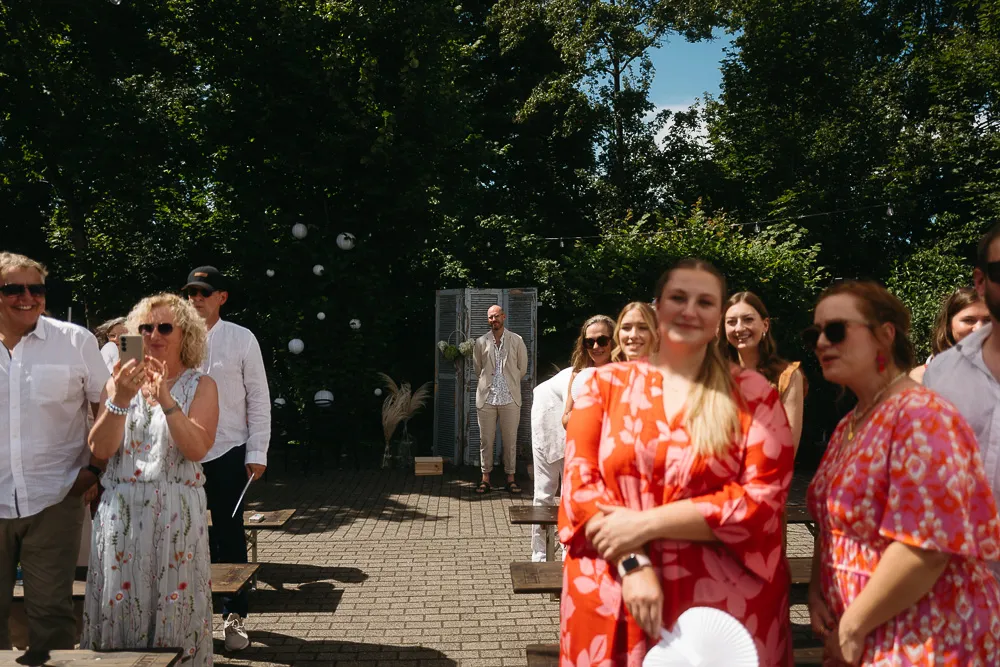 hochzeit-gaeste-zeremonie-outdoor-stuttgart hochzeit-gaeste-zeremonie-outdoor-stuttgart