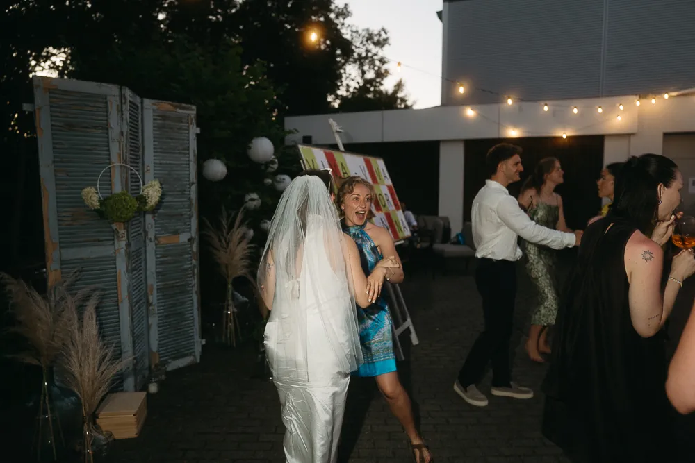 hochzeitsfotografie-stuttgart-braut-freunde hochzeitsfotografie-stuttgart-braut-freunde