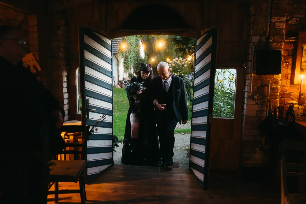 hochzeitsreportage-berlin-einzug-braut-innenraum hochzeitsreportage-berlin-einzug-braut-innenraum