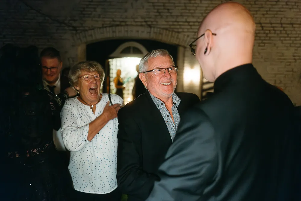 hochzeitsreportage-berlin-gratulation-gaeste-freude hochzeitsreportage-berlin-gratulation-gaeste-freude