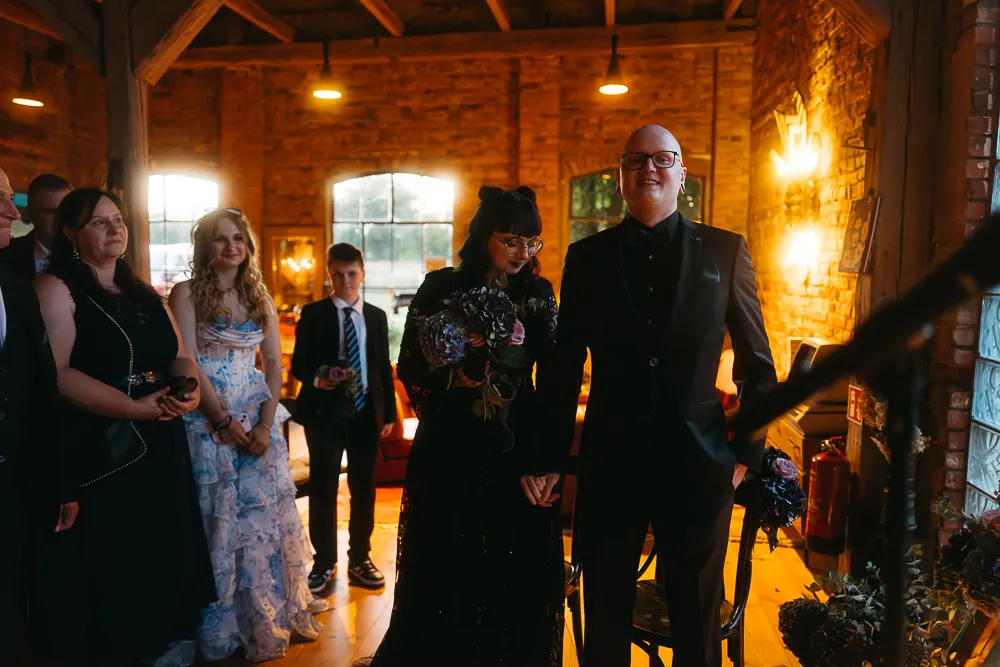 moderne-hochzeitsfotografie-berlin-trauung-innenraum moderne-hochzeitsfotografie-berlin-trauung-innenraum