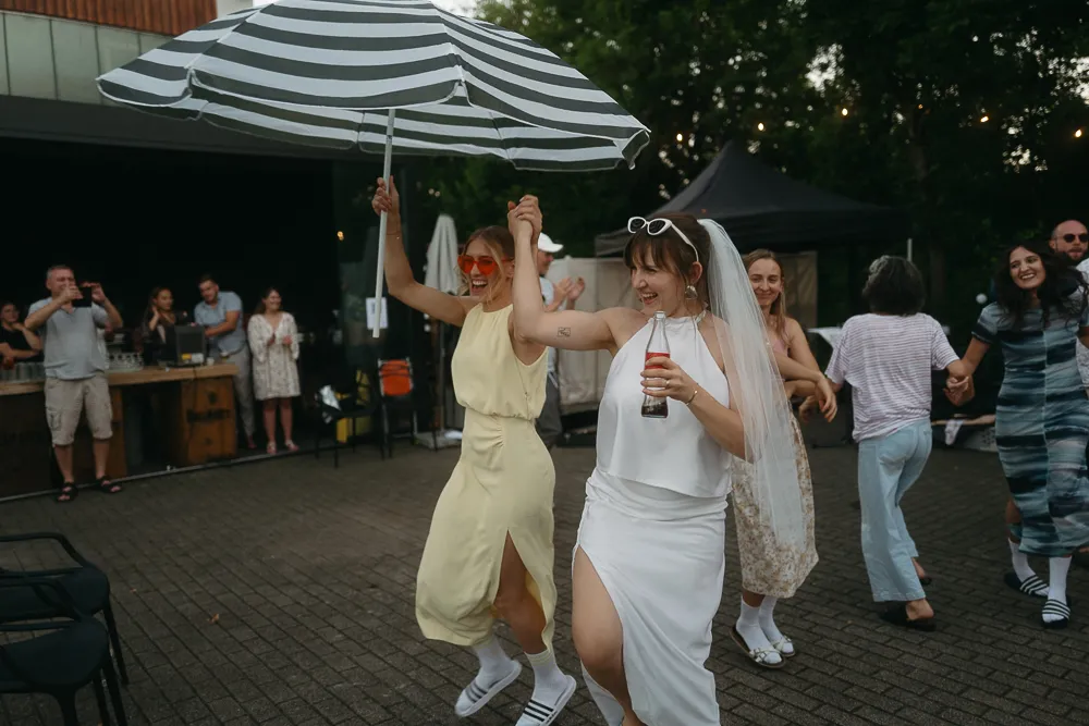 moderne-hochzeitsfotografie-stuttgart-braut-party moderne-hochzeitsfotografie-stuttgart-braut-party