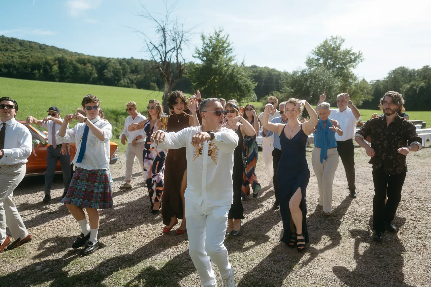 alternative-hochzeit-mit-freunden Emotionale Momente bei freier Trauung in Baden Württemberg